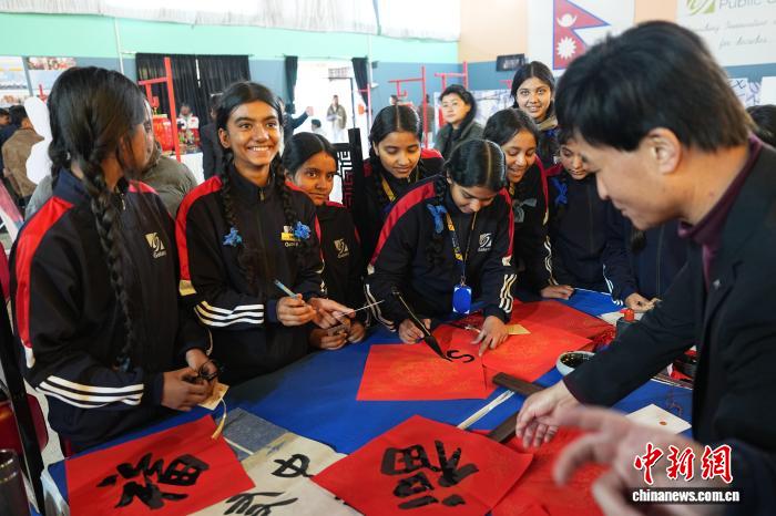 “走进中华文明”中尼文化交流活动走进尼泊尔校园