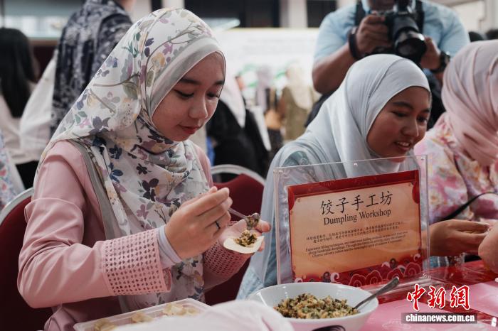 中国驻马大使馆举办春节主题使馆开放日活动