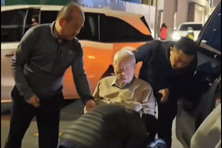 黄仁勋访台拜会94岁张忠谋，威士忌夜话彰