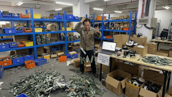 DDR5内存价格断崖式下跌,渠道商库存积压焦虑蔓延