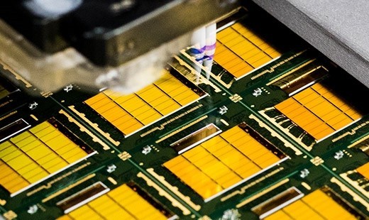 国产内存低价突围：长鑫DDR4报价仅国际三分之一，但整机认证仍处初期