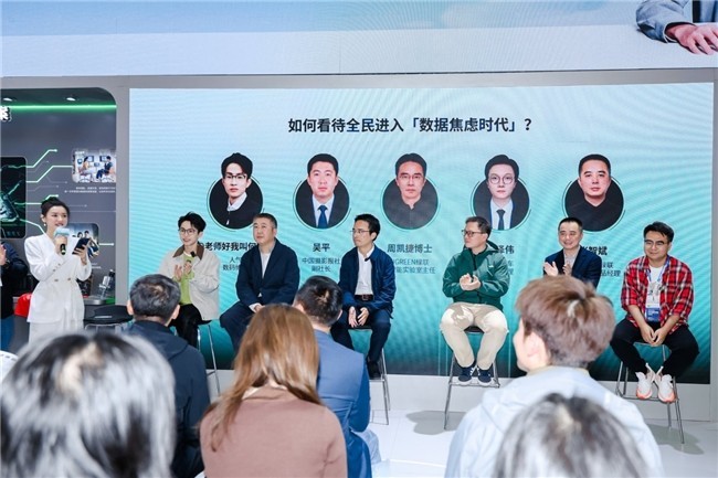 「联接AI，智护未来」——绿联科技亮相 AWE2026赋能全场景智慧生活