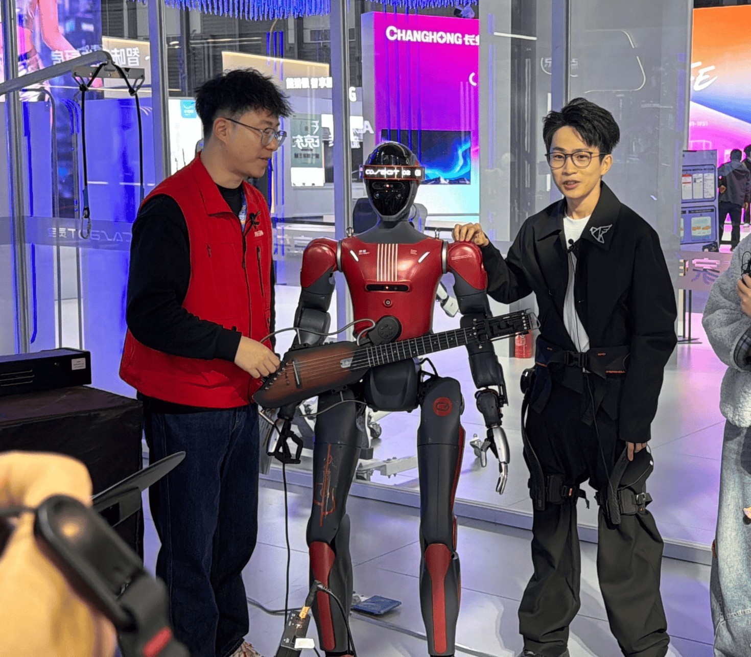 AWE 2026不只有家电新品,京东展区机器人乐队也成看点