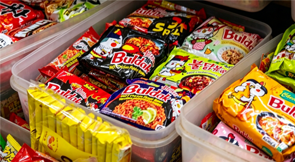 中东地缘冲突致石脑油飙升，韩食品包装危机或引发方便面停产涨价
