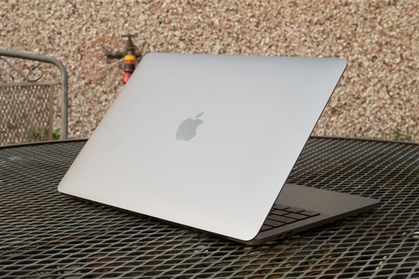 苹果MacBook与iPad全线涨价20%，内存成本飙升成主因