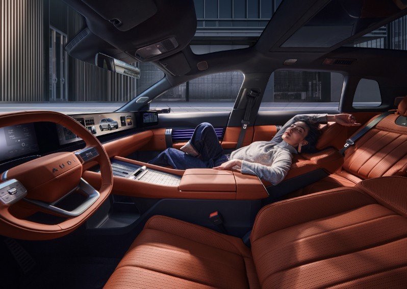 AUDI OS 2.0加持、V2X车路协同首发，奥迪E7X智能配置深度解读