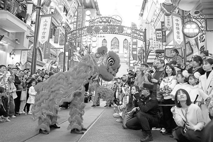 马年新春消费暖意足 供需两旺亮点纷呈