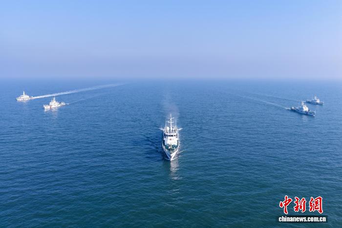 天津海警赴渤海开展高强度多课目海上执法训